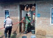 Babinsa dan Damkar Bahu Membahu Padamkan Kebakaran Rumah Warga di Sambi Boyolali