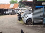 Menduduki Tanah Yayasan Tanpa Hak Resmi.