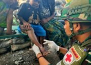 Senyuman Walesi Satgas Yonif 521/DY di Pos TNI Distrik Walesi