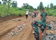 Anggota Satgas TMMD Ke-126 Lanjutkan Pekerasan Jalan di Hari Ke-16, Capai Progres 68%