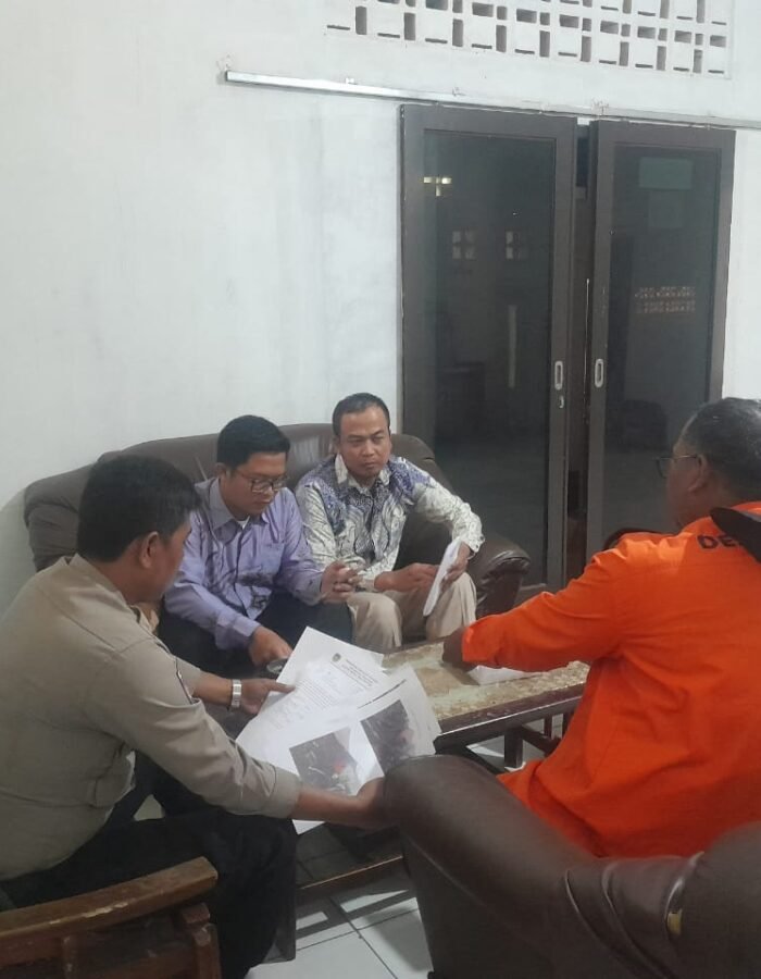 Polsek Plered Sosialisasikan Pengaduan Polri Dalam Kegiatan Sambang Masyarakat