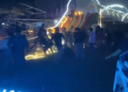 Rekaman Video Detik-Detik Ambruknya Wahana Berlampu Warna-Warni Itu Viral Di Berbagai Media Sosial.