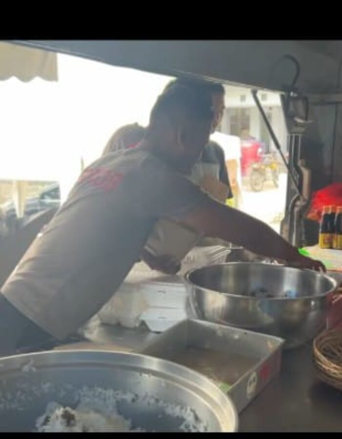 Polda Jatim Sediakan Dapur Umum untuk Warga Terdampak Erupsi Gunung Semeru