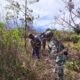 Gotong Royong Satgas Yonif 521/DY Bersama Masyarakat Buka Lahan Baru Untuk Swasembada Pangan di Eragayam