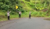 Satlantas Polres Kediri Kota Survei Jalur Rawan Longsor di Jugo
