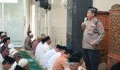 Satbinmas Polres Pasuruan Gelar Safari Salat Jumat, Tegaskan Bahaya Judi Online dan Narkoba