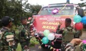 Negara Hadir Sambut Natal dan Tahun Baru Satgas Yonif 521/DY Salurkan Delapan Ratus Paket Sembako ke Jemaat Gereja di Papua