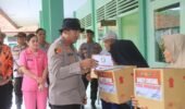 Kapolres Probolinggo Salurkan Bantuan untuk Warga Terdampak Banjir di Tiris