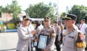 Kapolres Kediri Beri Penghargaan 69 Personel Berprestasi