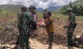 Pendekatan Teritorial Satgas Yonif 521/DY Menciptakan keamanan di Papua