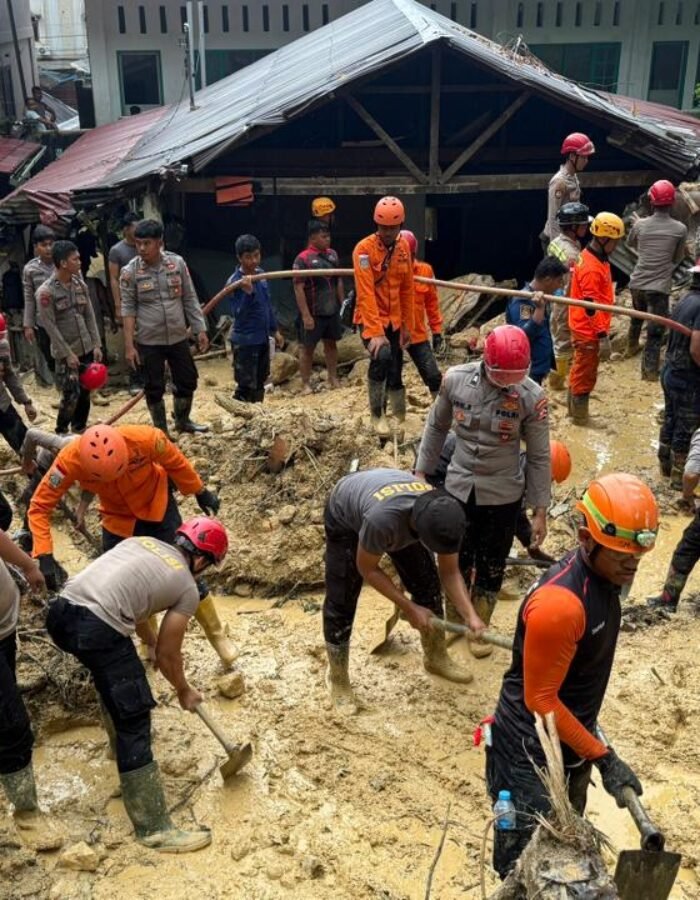 Den Perintis Korsabhara Baharkam Polri, Kerahkan 100 Personel Pengamanan dan Evakuasi Longsor di Sibolga
