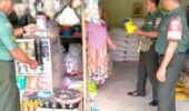 Babinsa Lakukan Pengecekan Harga Sembako di Pasar, Bentuk Kepedulian TNI Terhadap Kondisi Perekonomian Warga