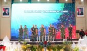 Kodam I/BB Menggelar Ibadah Natal Prajurit dan PNS serta Perayaan Natal Terpusat Bersama Kasad Tahun 2025 Secara Vicon di Kupang
