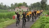 Gowes Bareng Kapolres Kediri Warnai Aktivitas Pagi di Kampung Inggris