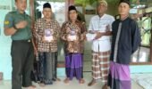 Koramil 02/Pesantren Bagikan 400 Mushaf Al Qur’an di 15 Kelurahan