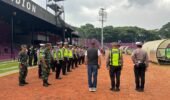 Polres Kediri Kota Amankan Laga Amal Persik Kediri Legends vs Persebaya Legends di Stadion Brawijaya