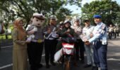 Polres Magetan Berbagi Bunga dan Es Krim di Operasi Keselamatan Semeru 2026