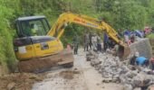 Tak Hanya Alat Tradisional, Alat Berat Excavator Pun Diturunkan Pada Pra TMMD Di Desa Kembang