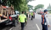 Satlantas Polres Pasuruan Tertibkan PKL dan Parkir Liar di Bundaran Sirkel Gempol