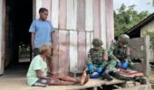 Kesehatan Keliling Satgas Yonif 521/DY Berikan Pelayanan Kepada Masyarakat Distrik Airu