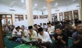 Bangun Kedekatan Spiritual, Polres Kediri Kota Istiqomah Tarawih Bersama Warga