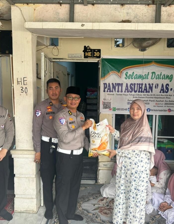 POLANTAS MENYAPA DI BULAN SUCI, DITLANTAS POLDA KEPRI TEBAR KEBAIKAN LEWAT “JUMAT BERKAH RAMADAN 1447 H”