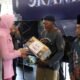 Ramadhan Berbagi : Polres Tulungagung Salurkan Bantuan Sembako Untuk Penggali Kubur dan Bilal Jenazah