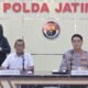 Polda Jatim Amankan Tiga Tersangka Kasus Pemerasan Disertai Pengancaman di Pasuruan