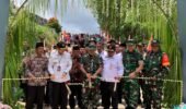 Brigjen TNI M Andhy Kusuma Resmikan Jalan Hasil TMMD 127 Di Desa Kembang