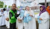 Dipimpin Purnama Wulan Sari Mirza, Dekranasda Provinsi Lampung Berbagi 1.500 Takjil di Bulan Ramadan