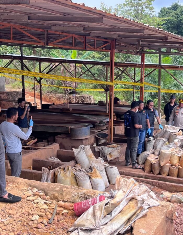 Polri Bongkar Penambangan Ilegal dan Penyelundupan Pasir Timah ke Malaysia, 7 Tersangka Diamankan