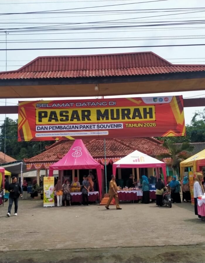 Pasar Murah dan Pembagian Paket Souvenir di Desa Kayunan