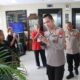 Wakapolres Metro Jakbar Monitoring Pengamanan Misa Paskah di Gereja ST Petrus Paulus