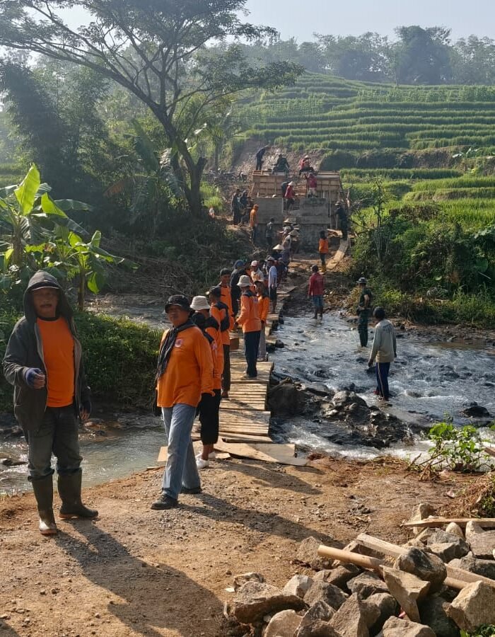 Jembatan Garuda Dikebut Pembangunannya, Sinergi TNI dan Relawan Satukan Tiga Desa di Girimarto