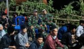 Babinsa Laksanakan Sambang Warga Dan Patroli Malam