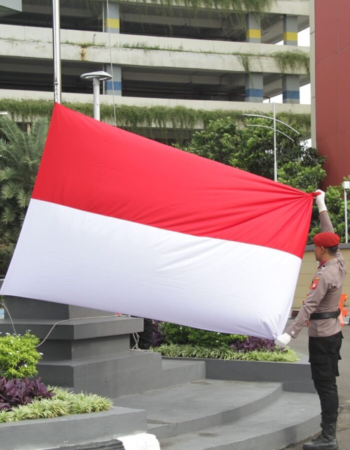 Wakapolres Jakbar Pimpin Upacara Hari Kesadaran Nasional, Tekankan Pelayanan Humanis