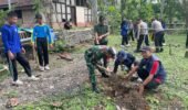 Penghijauan Monumen Trisula, TNI-Polri Bersama SMKN 1 Bakung Wujudkan Kepedulian Lingkungan