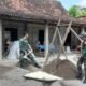 Bukan Sandang Laras Panjang Tapi Cangkul dan Skop di Tangan, Satgas TMMD Kerjakan RTLH