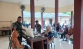 Babinsa Dampingi Transparansi, Kawal Penyaluran Bansos Beras dan Minyak Untuk 585 KK