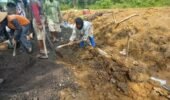 Semangat Ibu-Ibu Warnai TMMD Wonosegoro: Dari Cangkul Sederhana untuk Jalan Masa Depan Desa