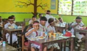 Mendukung Program Pemerintah, Satgas Swasembada Yonif 643/Wns Koops TNI Habema Simulasikan Makan Bergizi Gratis (MBG)