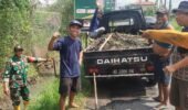 Babinsa dan Warga Ngesrep Gotong Royong Bersihkan Parit, Cegah Banjir Sejak Dini