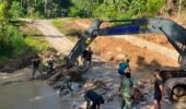 Jembatan Putus Diterjang Banjir, Bakti TNI Bangun Akses Baru bagi Tiga Desa di Nias Utara