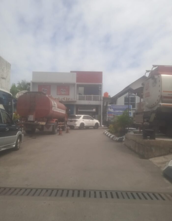 Antrean Solar Kembali Picu Kemacetan di Koto Tangah, Warga Pertanyakan Pengawasan