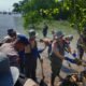 Sinergi Bersih – bersih Pantai, Polres Gresik Wujudkan Indonesia ASRI