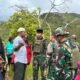 Bahu-Membahu dengan warga, Pos Walesi Satgas Pamtas RI-PNG Kewilayahan Yonif 645/Gardatama Yudha Bersama Warga Asolipele Gelar Gotong Royong Pemakaman