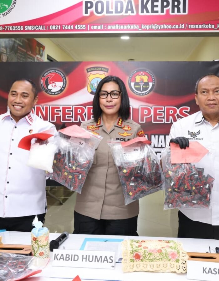 DITRESNARKOBA POLDA KEPRI UNGKAP 16 KASUS NARKOTIKA, AMANKAN 17 TERSANGKA DAN GAGALKAN PEREDARAN SABU, EKSTASI, SERTA ETOMIDATE JARINGAN INTERNASIONAL