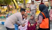 Pojok Kamtibmas Polres Ngawi Hadir di Pasar Krompol Ajak Warga Jaga Kamtibmas