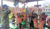 Satgas Yonif 123/Rajawali Perkuat Akses Pendidikan di Perbatasan, Pos Tomor Berikan Seragam Sekolah kepada Anak PAUD Kartika