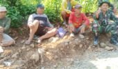 Babinsa dan Warga Gondanglegi Bergotong Royong Bangun Talud, Perkuat Infrastruktur Desa
